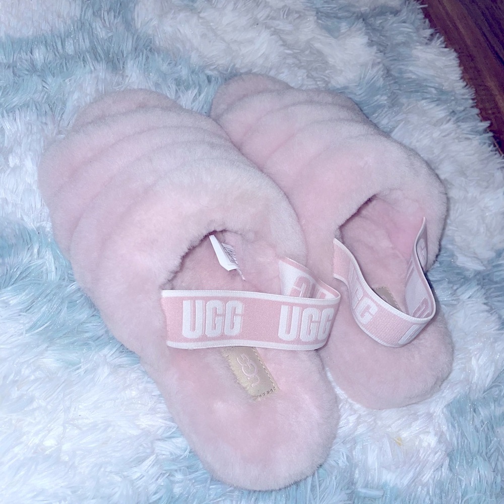 UGG SLIPPERS